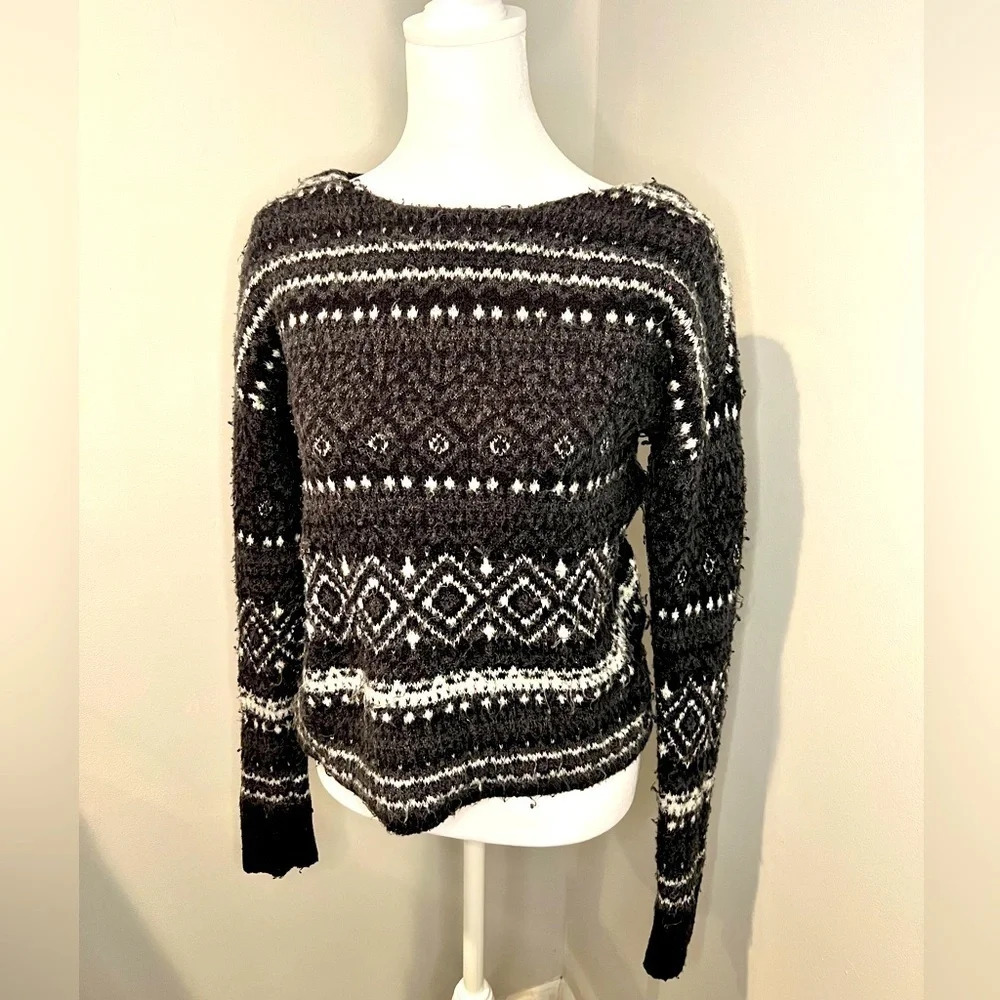American eagle women’s cropped sweater